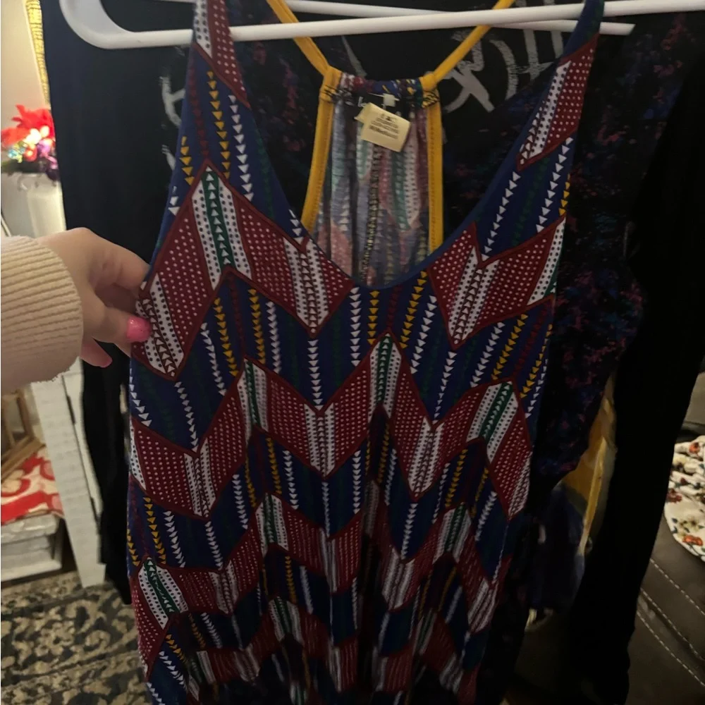 Women’s Top Lot - Picture 4 of 11